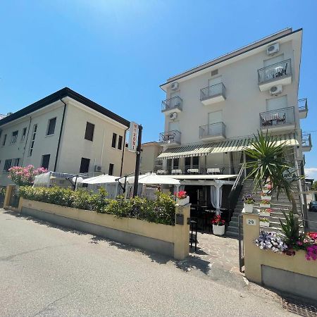 Hotel Moroni Rimini Extérieur photo