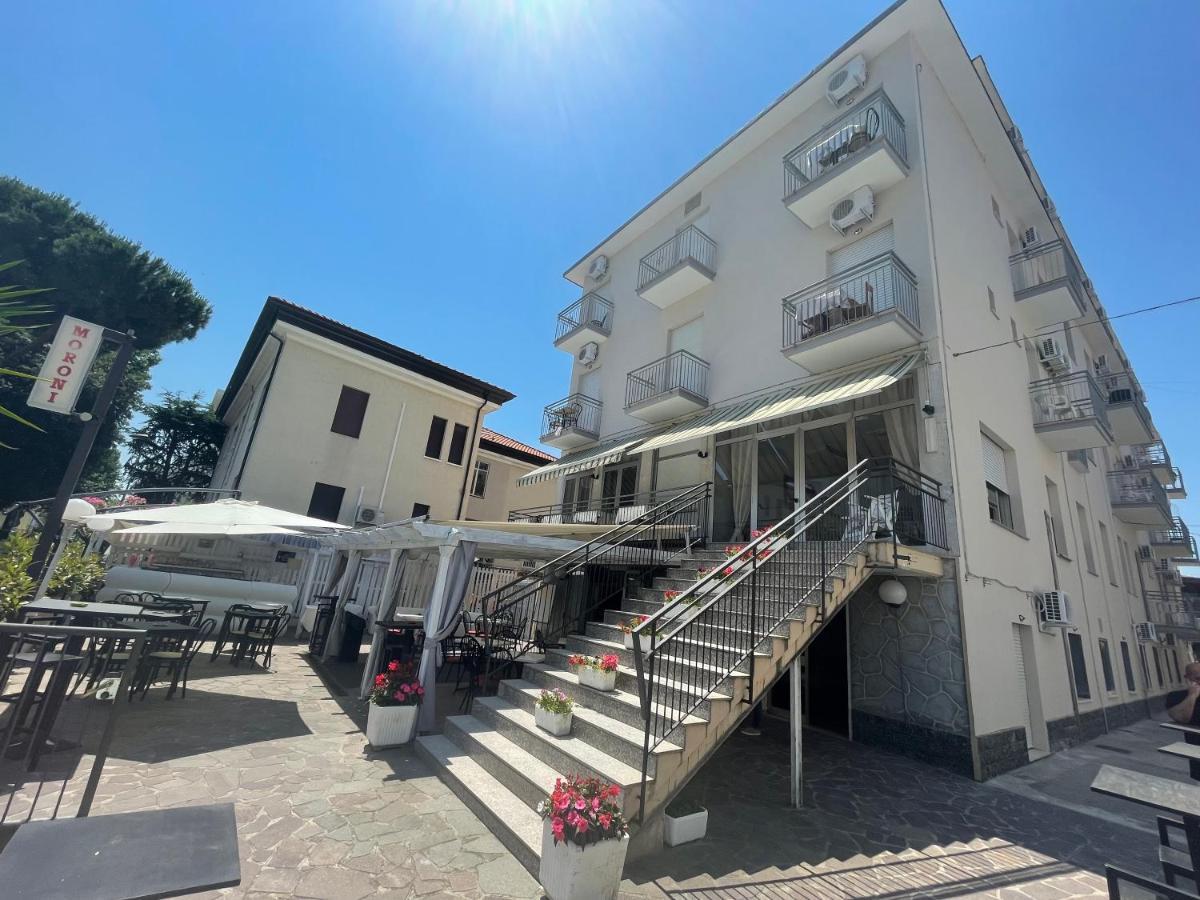 Hotel Moroni Rimini Extérieur photo